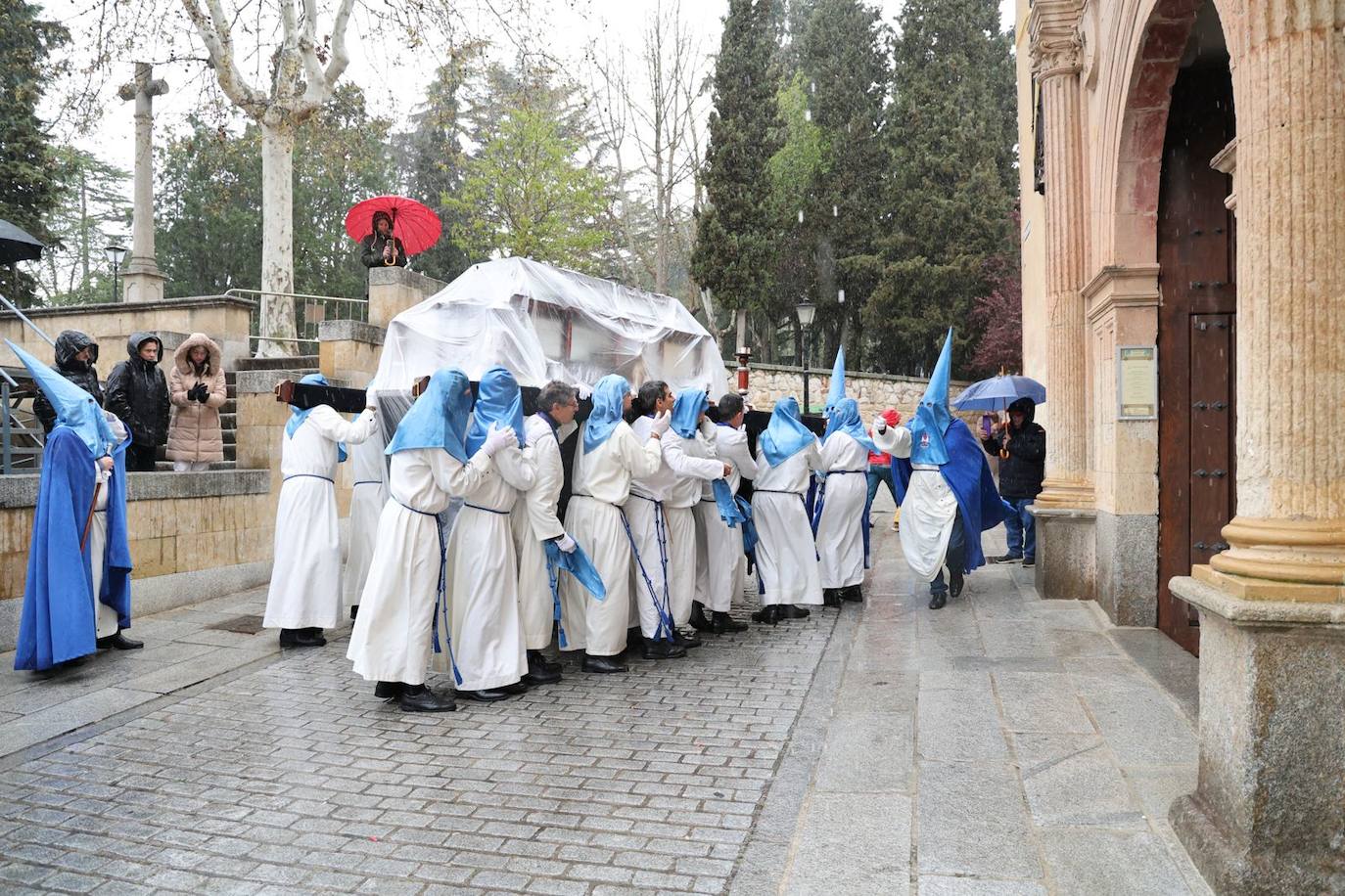 Procesión de la Cofradía de la Vera Cruz