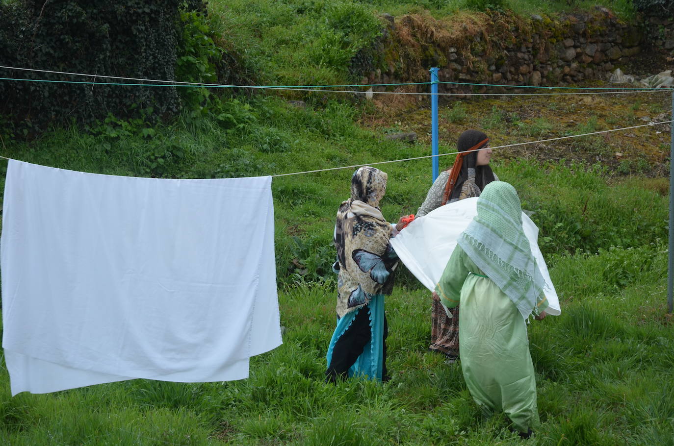 La lluvia añade dramatismo a La Pasión de Serradilla