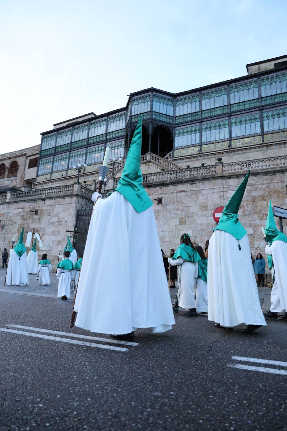 Procesión de la Cofradía de la Oración en el Huerto de los Olivos