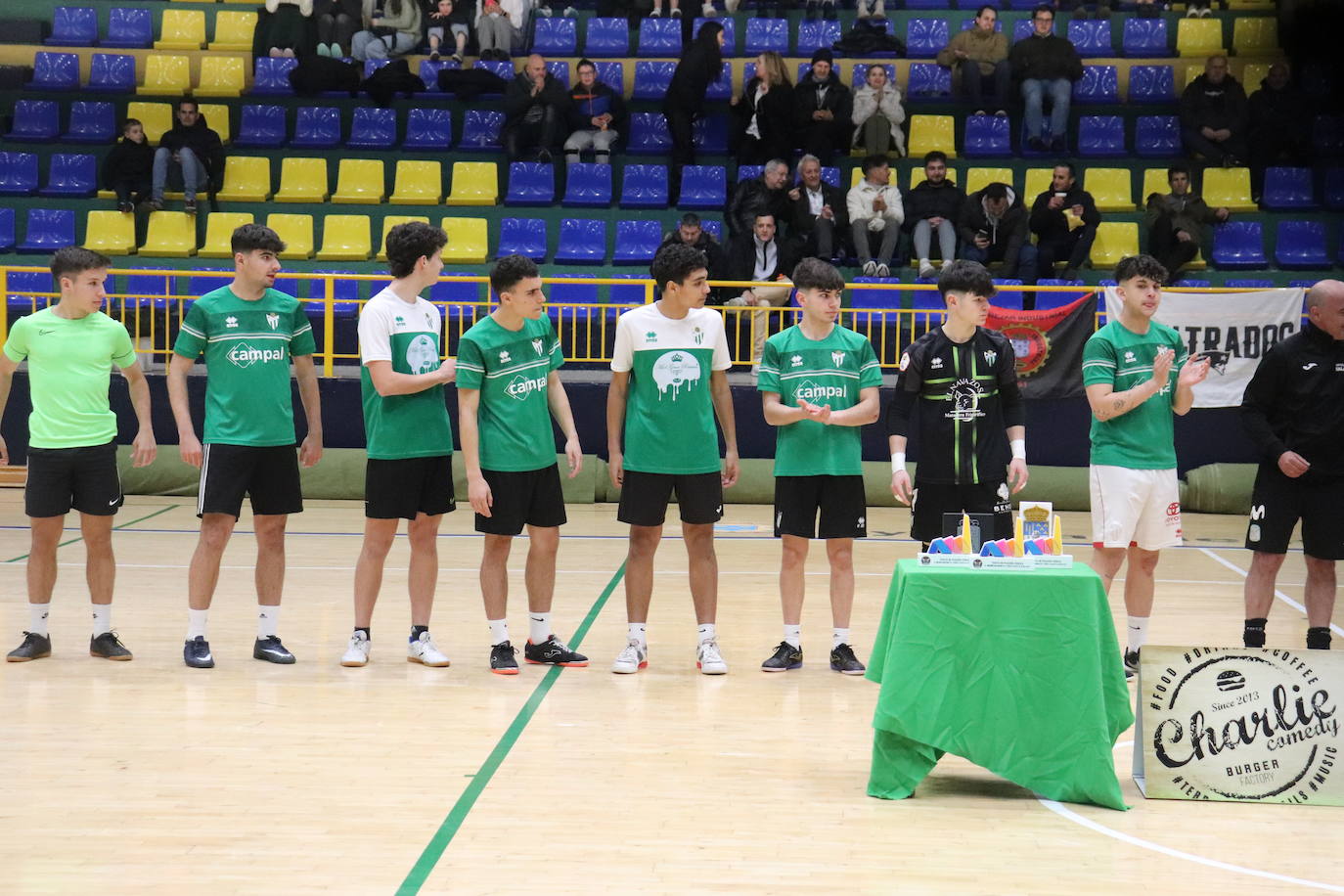 La Banda se lleva la victoria en el torneo solidario de fútbol sala disputado en Béjar