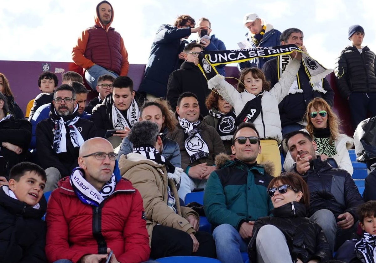 Búscate en la grada del Reina Sofía en el partido contra la SD Logroñés