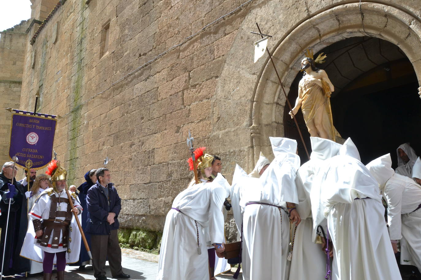 Jesús Resucitado y la Virgen se encuentran en la Plaza Mayor de Ciudad Rodrigo