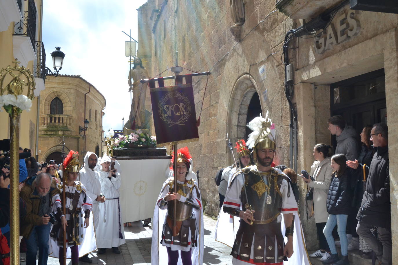 Jesús Resucitado y la Virgen se encuentran en la Plaza Mayor de Ciudad Rodrigo