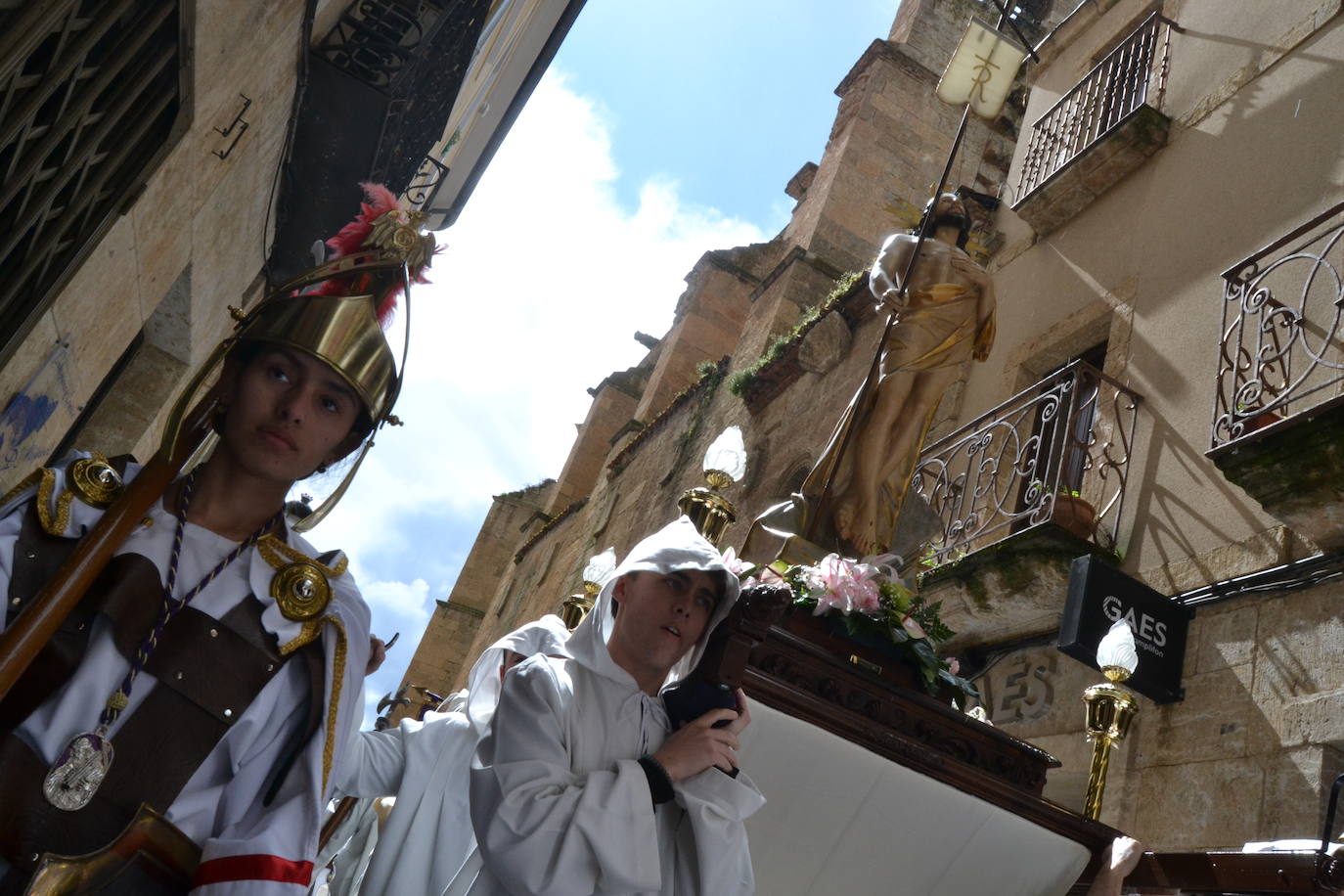 Jesús Resucitado y la Virgen se encuentran en la Plaza Mayor de Ciudad Rodrigo