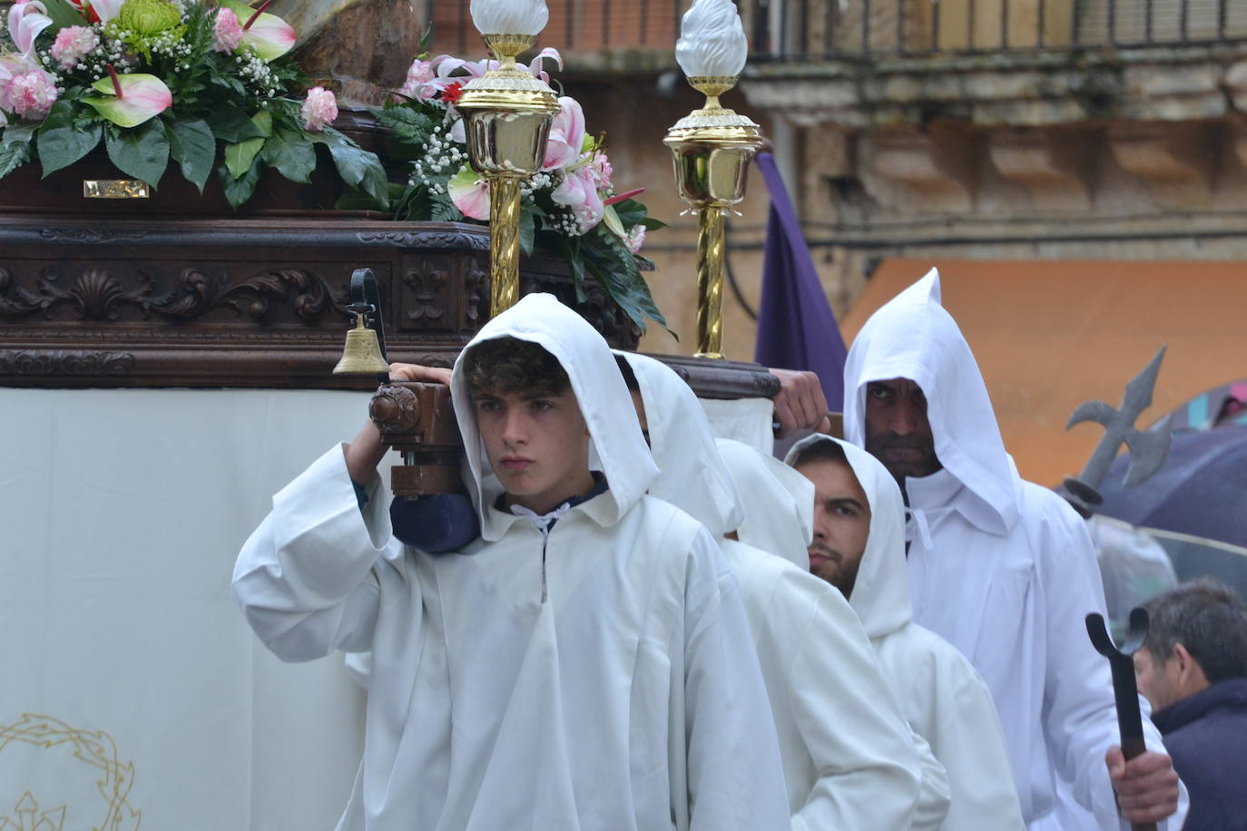 Jesús Resucitado y la Virgen se encuentran en la Plaza Mayor de Ciudad Rodrigo