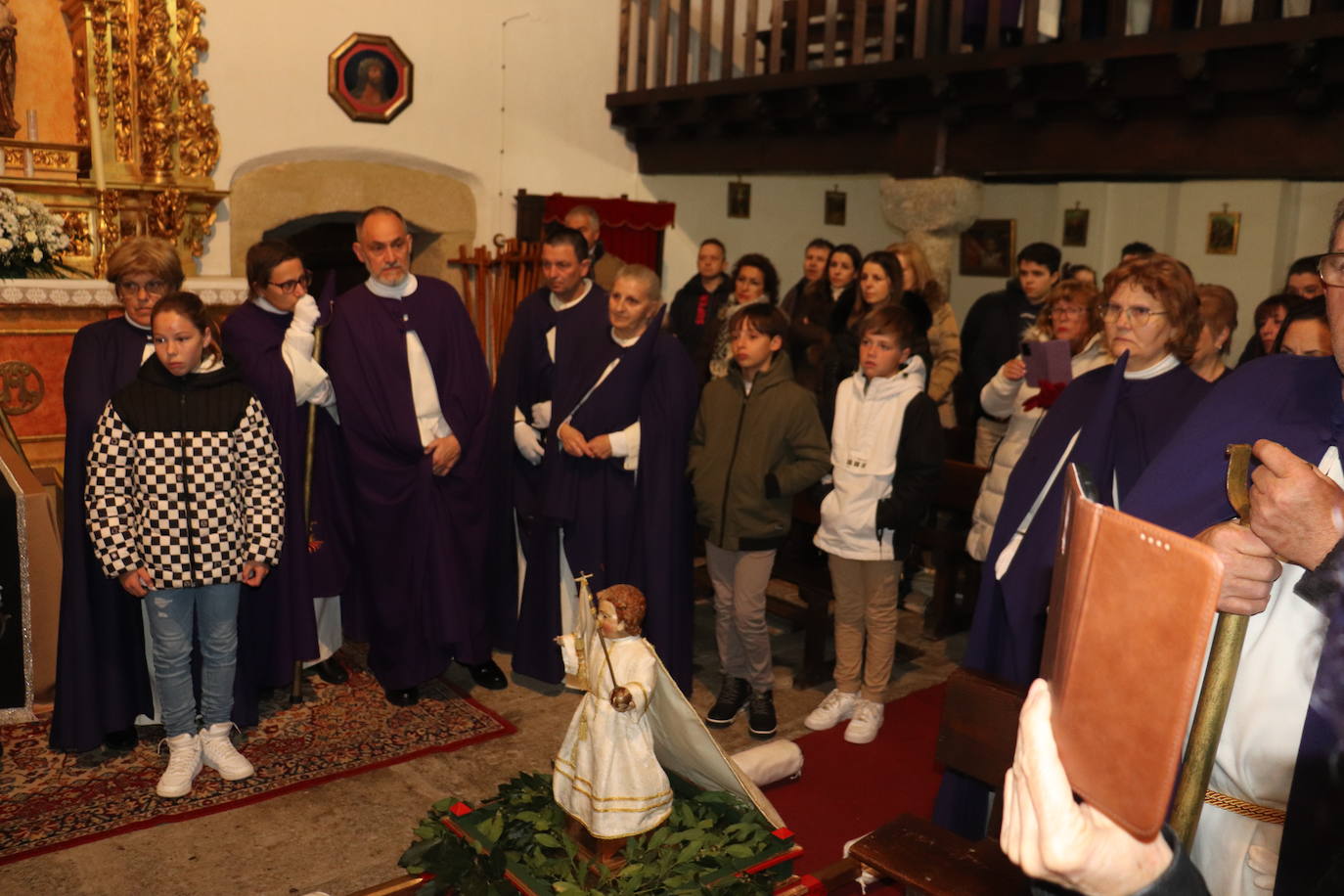 Sanchotello no falta a su Encuentro, que celebra en el interior de la iglesia