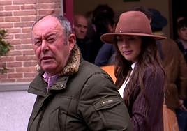 Luis Miguel Rodríguez 'El Chatarrero' llegando a Las Ventas con una atractiva acompañante.