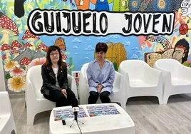 La concejala Sara García y la técnico Ana Aveleira han presentado este miércoles la programación de abril.