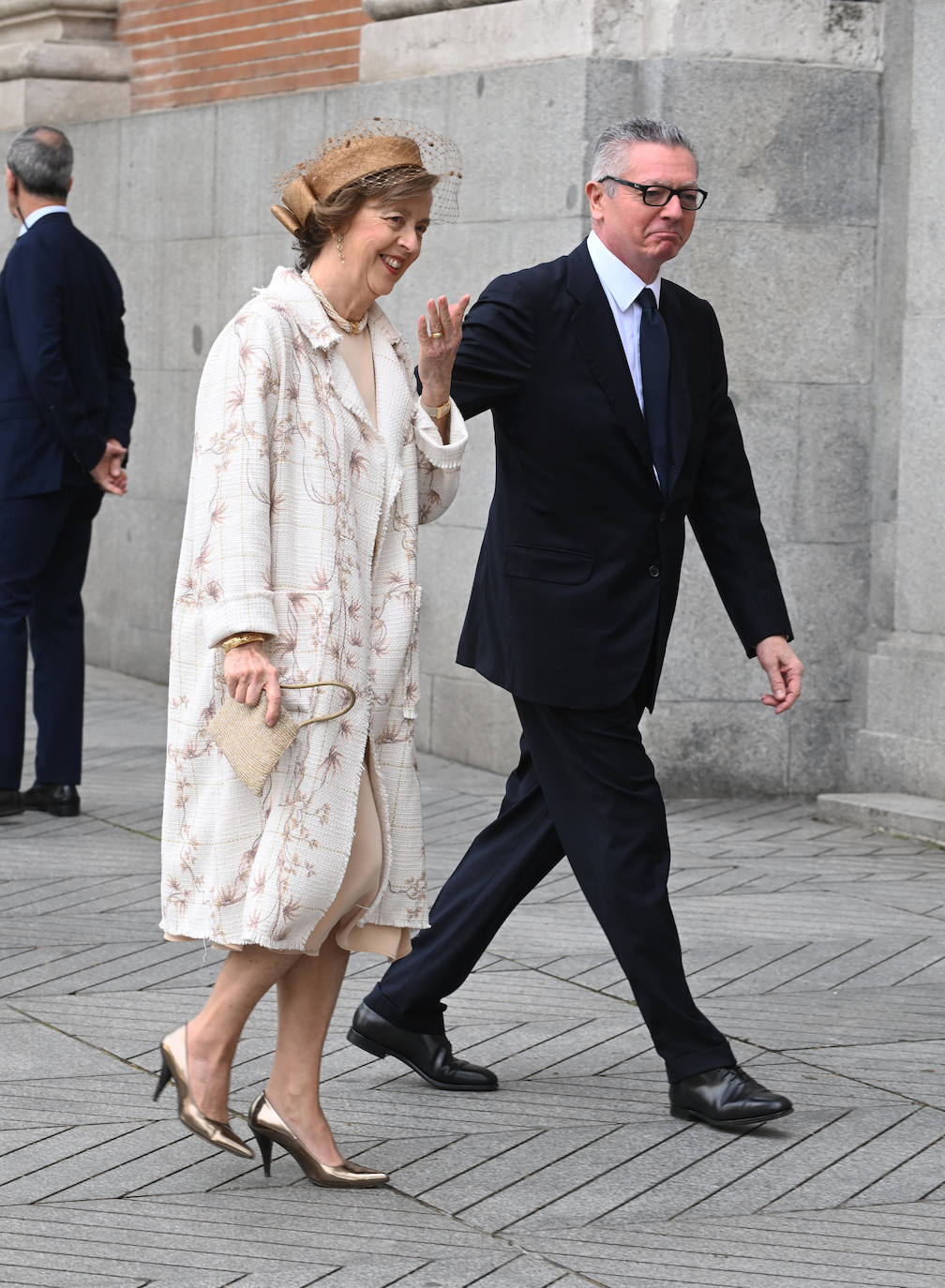 Las mejores imágenes de los invitados a la boda de José Luis Martínez-Almeida y Teresa Urquijo