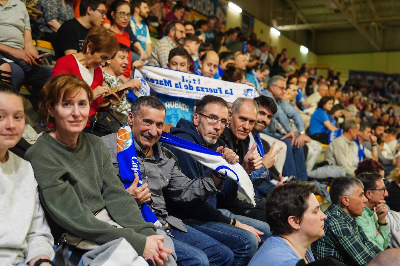 Búscate en la grada del Würzburg en el partido entre el Perfumerías Avenida y el Ensino de Lugo