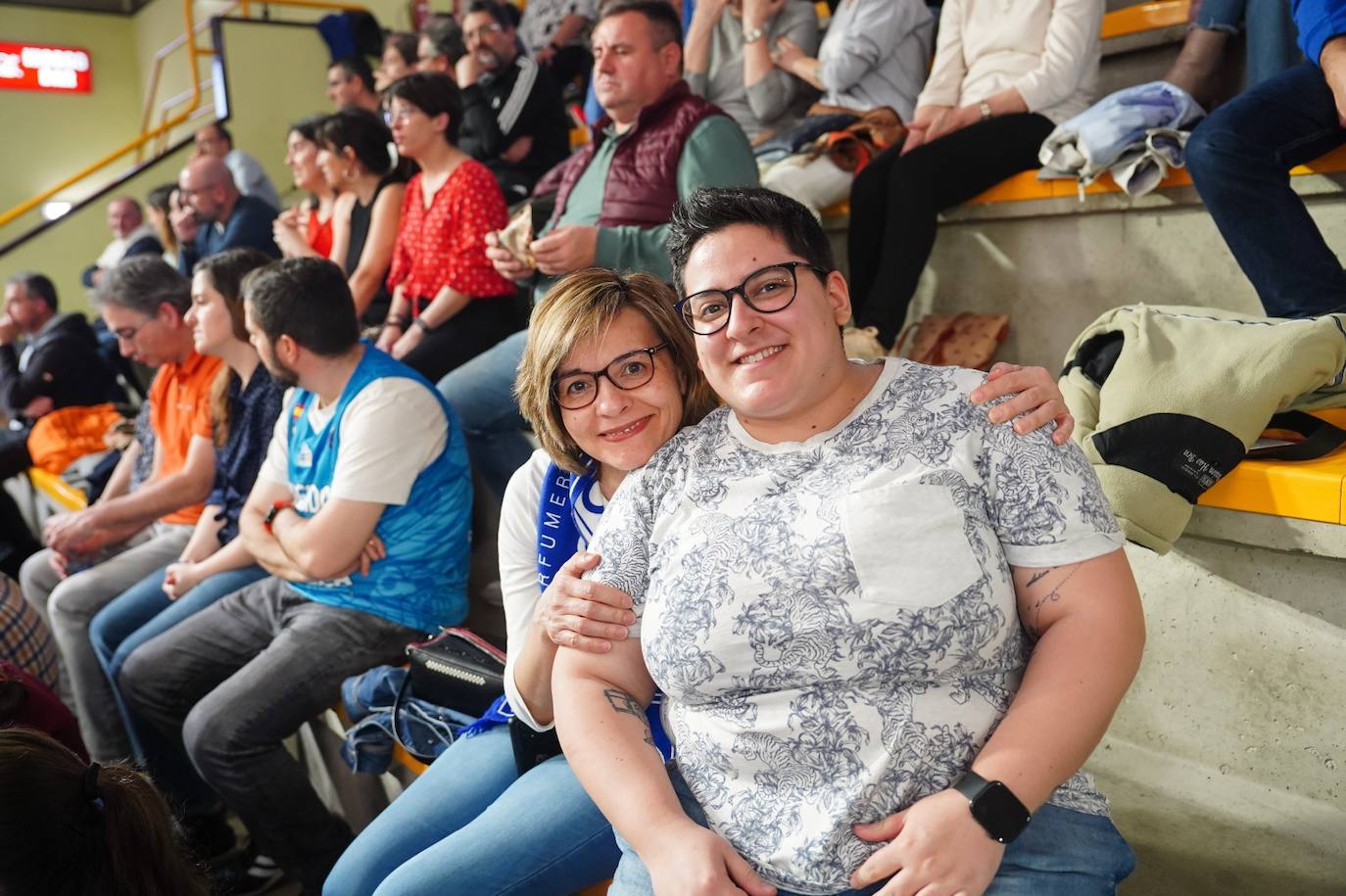 Búscate en la grada del Würzburg en el partido entre el Perfumerías Avenida y el Ensino de Lugo