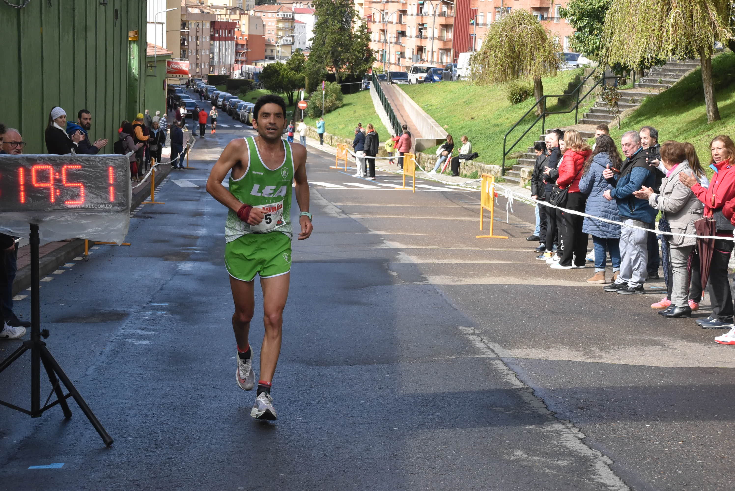 Dani Sanz y Ester Rodríguez ganan la Medio Maratón de Béjar