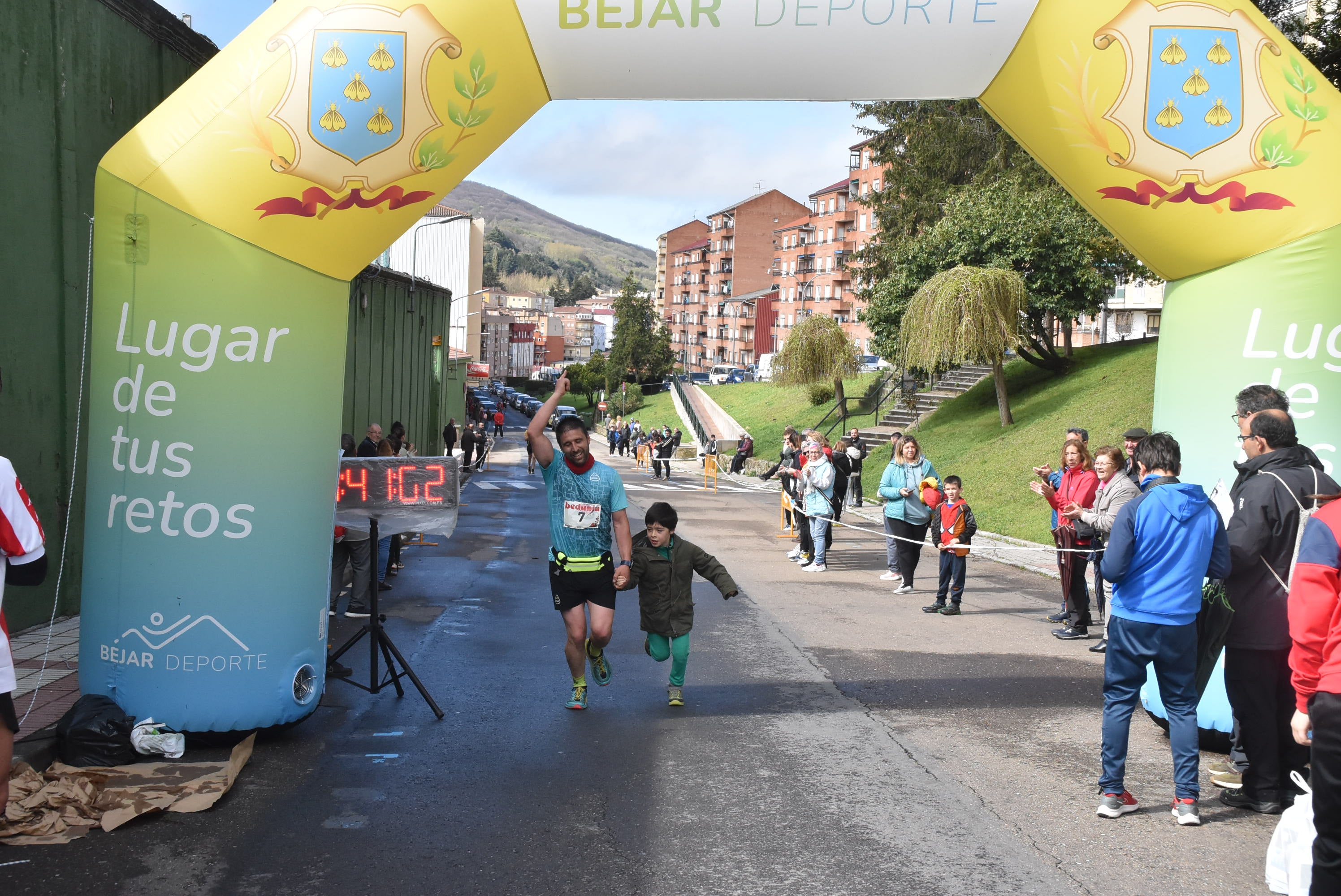 Dani Sanz y Ester Rodríguez ganan la Medio Maratón de Béjar