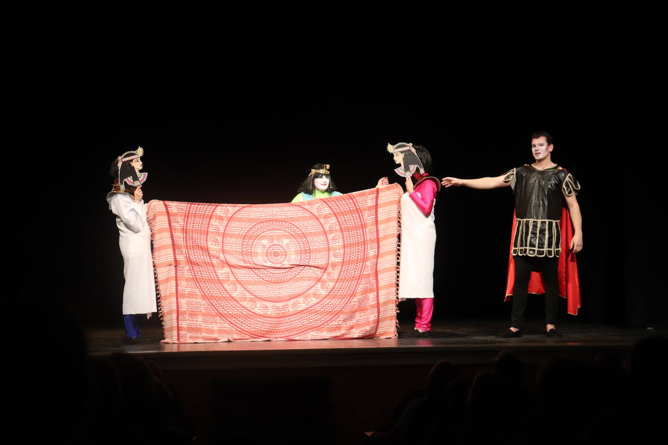 Carasses Teatro y El Duende de Lerma triunfan en el XXVI certamen nacional de teatro de Béjar