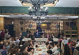 Más de 150 miembros de la Casa de Salamanca en Leganés degustaron el hornazo por el Lunes de Aguas.