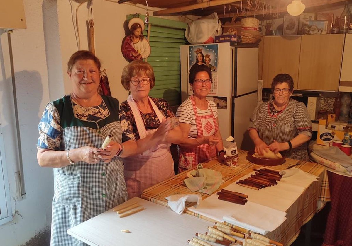 Más de 1.500 cuquillos para acoger a los amigos de la capa en Santiago