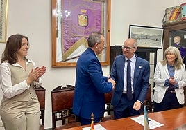 Firma del convenio de colaboración entre la Diputación y la Casa de Salamanca en Buenos Aires.