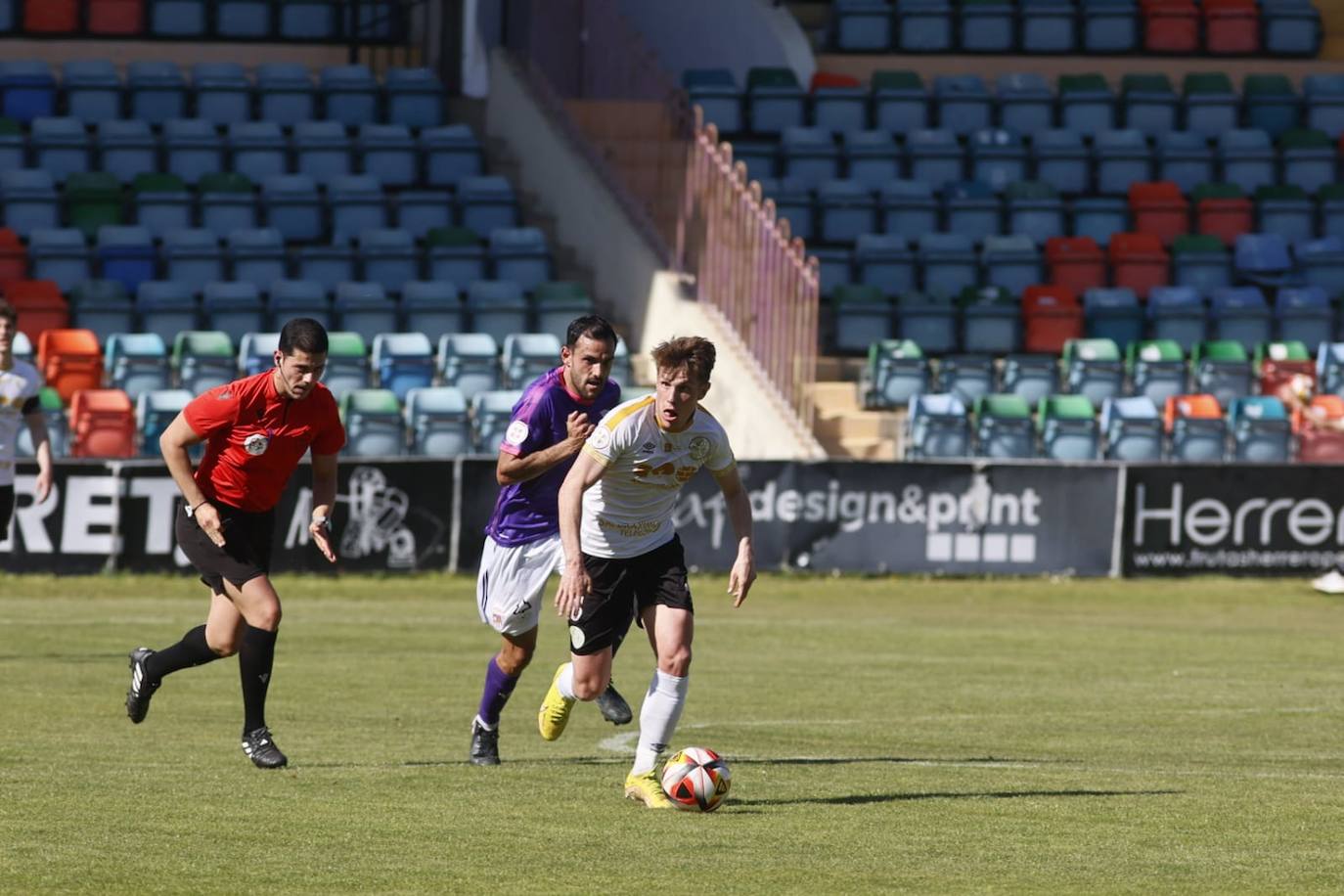 Las mejores imágenes de la victoria del Salamanca UDS al Palencia (2-0)