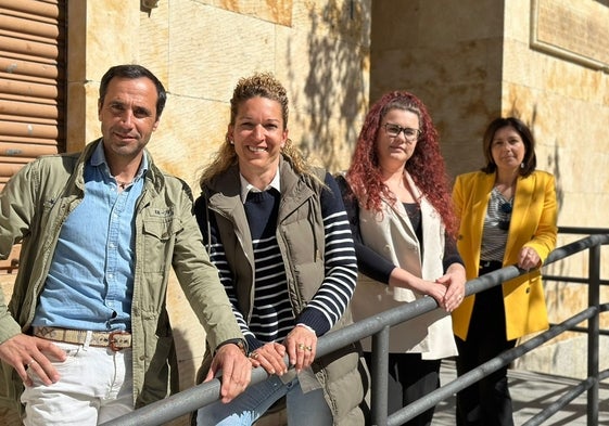 Los ediles de Villamayor de Armuña Salvador Ruano, María José García., Lucía Guinaldo y María Soledad García.