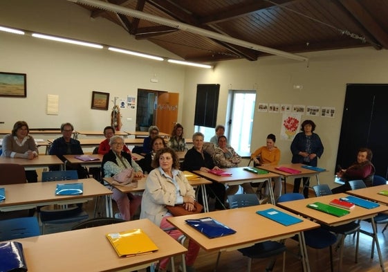 Reunión de Afad con concejales del Ayuntamiento.