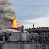 Un incendio destruye el histórico edificio de la Bolsa de Copenhague y su icónico chapitel