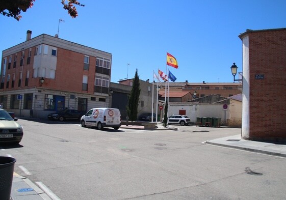La imagen actual de la Plaza Mayor de la localidad de Castellanos de Moriscos.