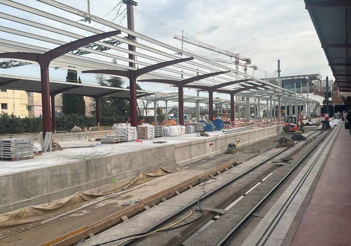 Obras en las vías de la estación de Chamartín.