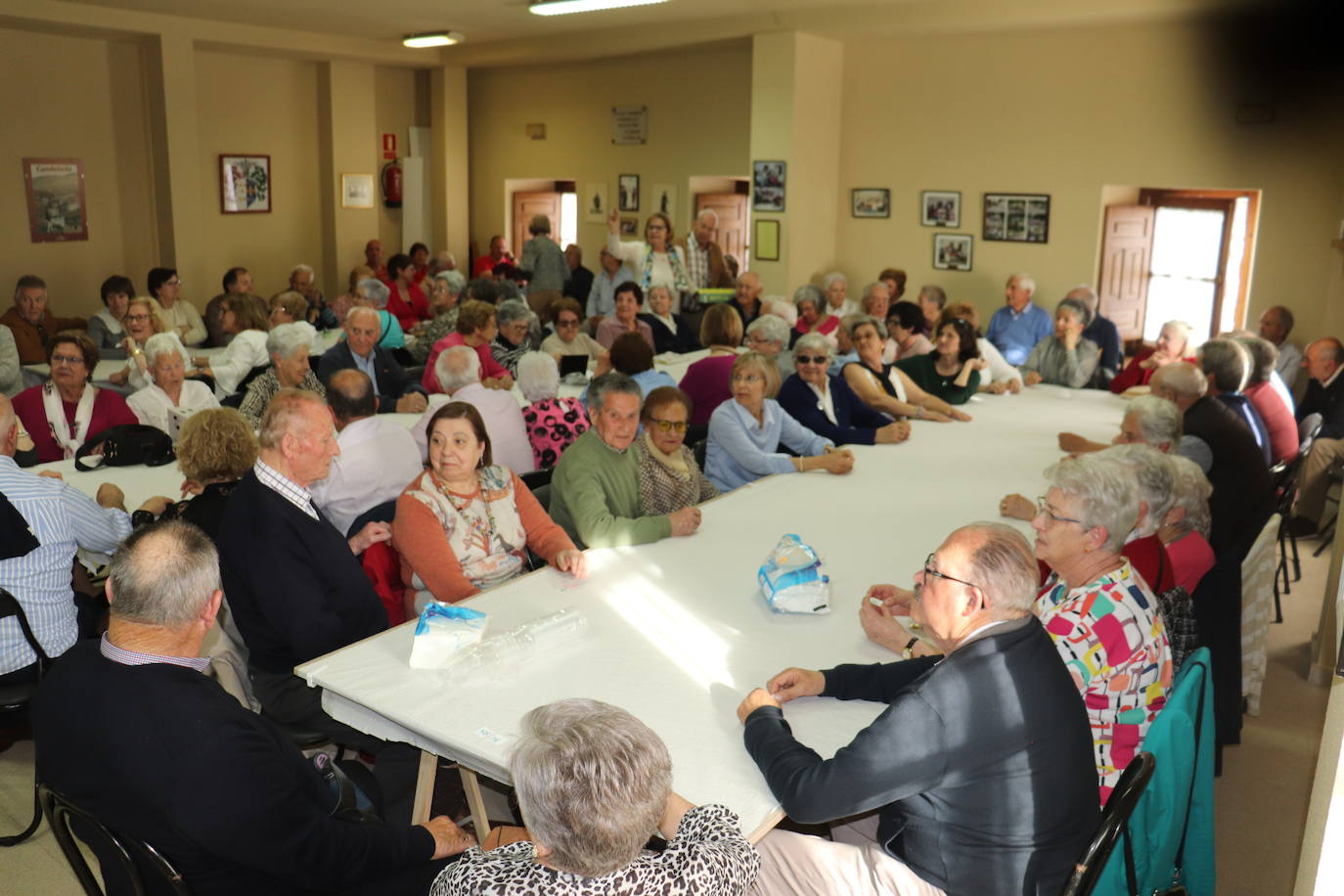 Los mayores de Candelario celebran los 31 años de vida de su asociación