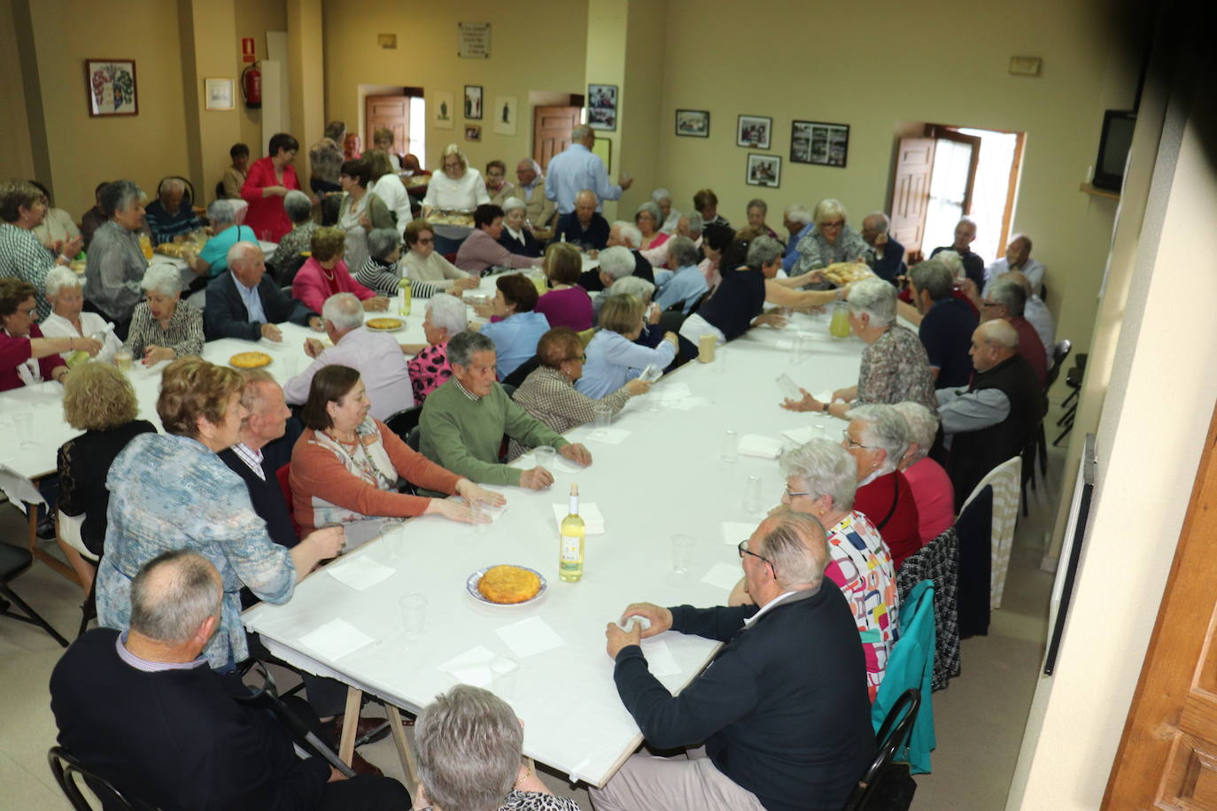 Los mayores de Candelario celebran los 31 años de vida de su asociación