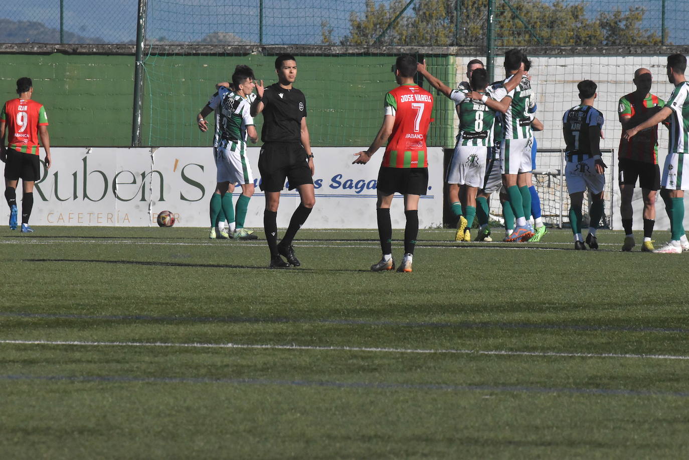 Explosión de alegría del Guijuelo tras clasificarse para el playoff