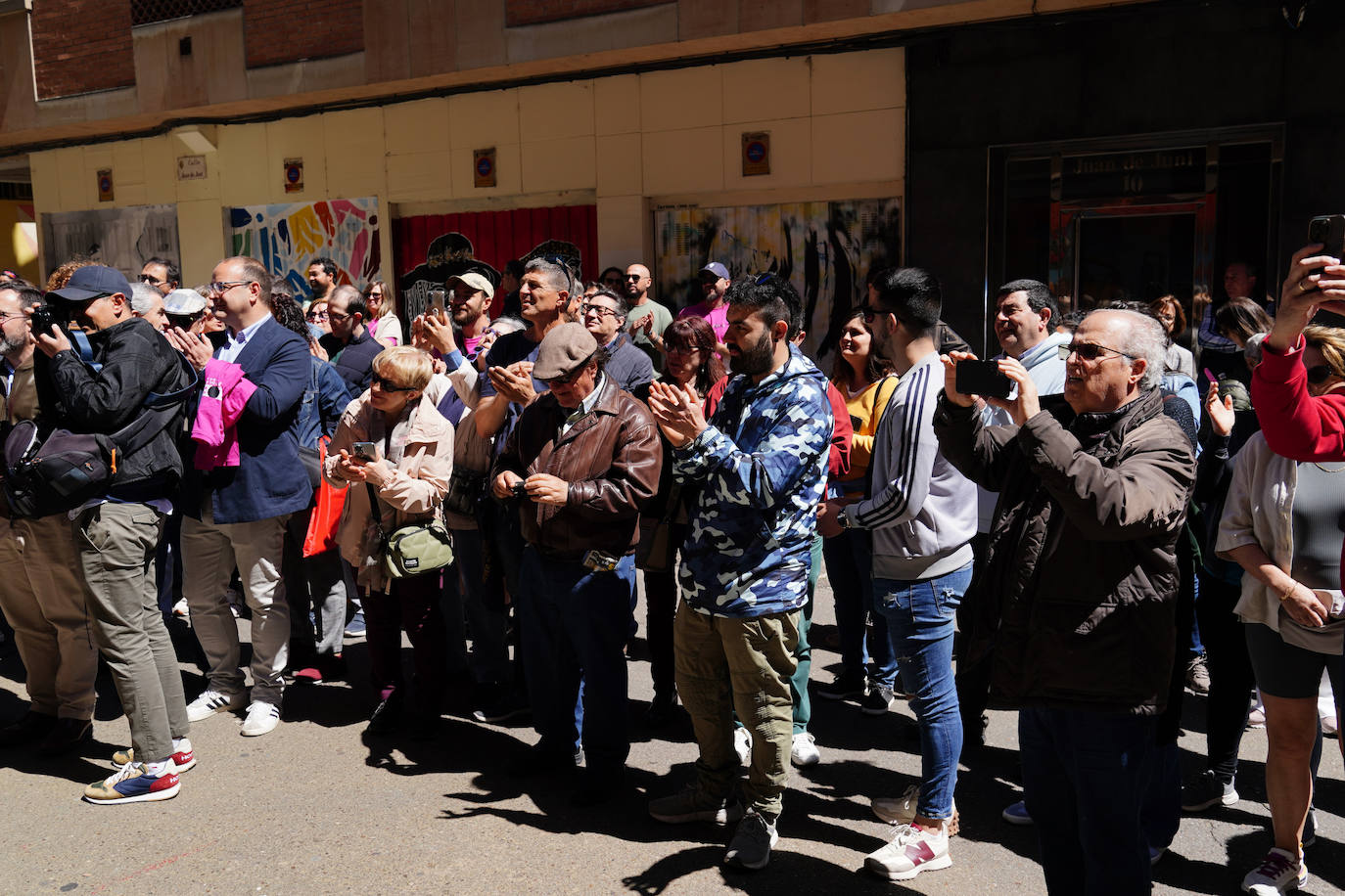 Catorce nuevas joyas de arte urbano enriquecen el barrio del Oeste