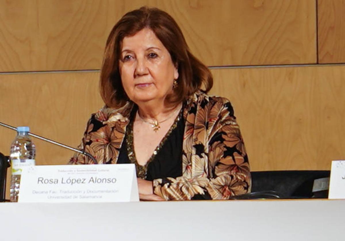 Rosa López, durante una conferencia.