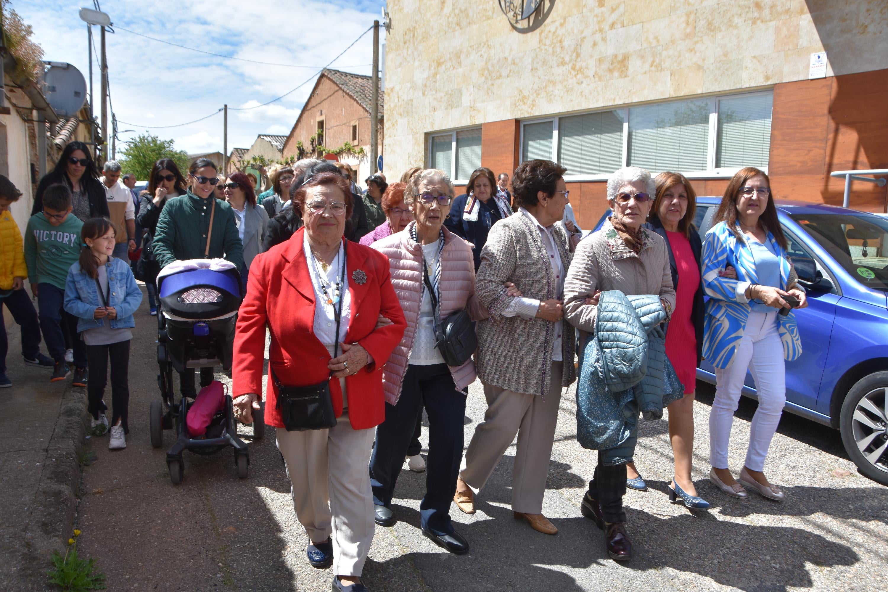 Liturgia, bailes y alegría para celebrar a San Marcos en Doñinos