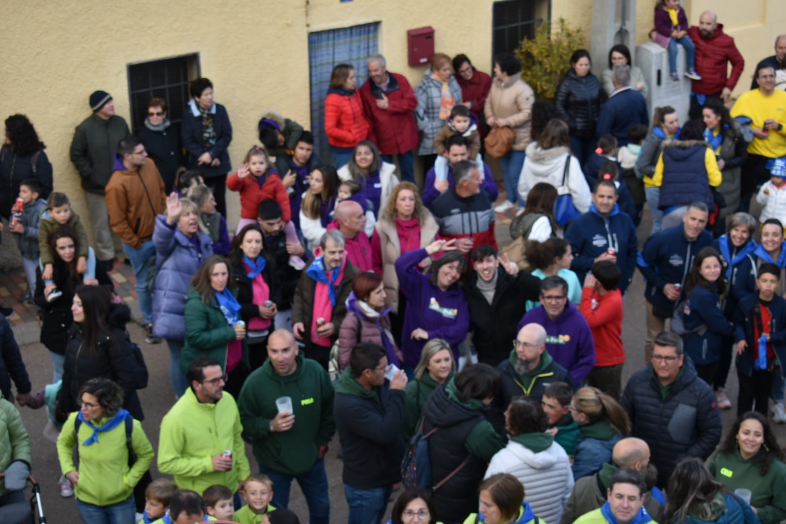 Así han sido el pregón, el chupinazo y la cita de las peñas en las fiestas de Doñinos