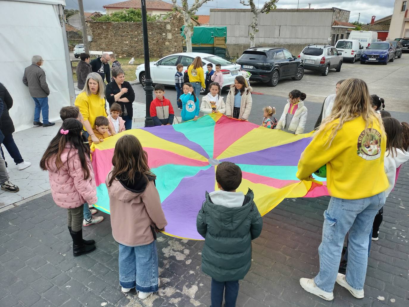 Aldeavieja de Tormes celebra una animada fiesta de la matanza