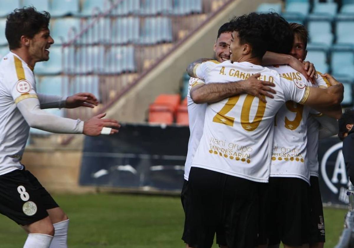 El Salamanca UDS resuelve en seis minutos para volver a ganar (2-0)