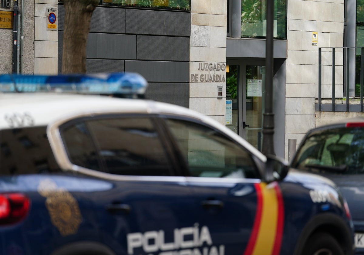 La Policía Nacional en el Juzgado de Guardia de Salamanca.