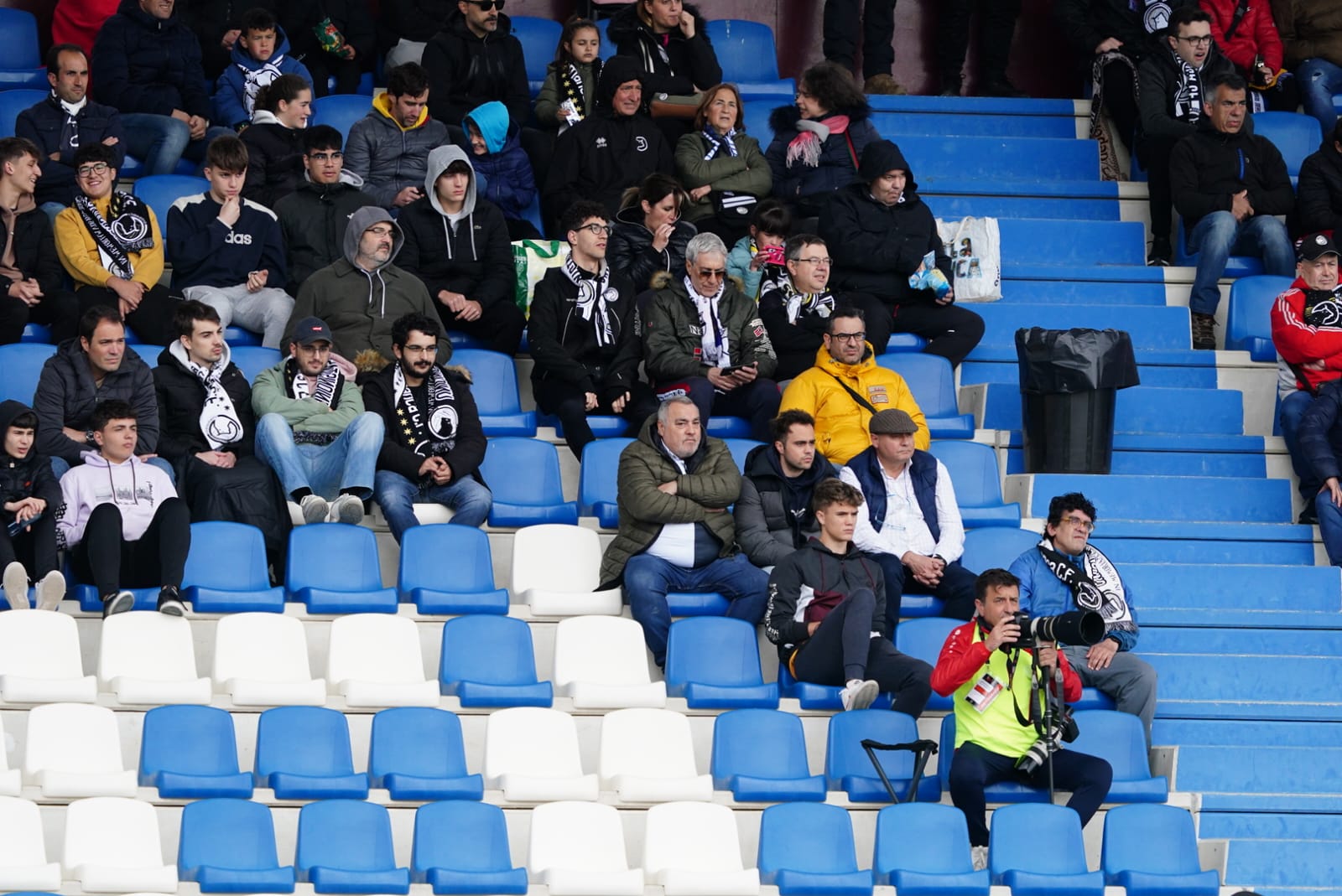 Búscate en la grada del Reina Sofía en el partido contra el Sabadell