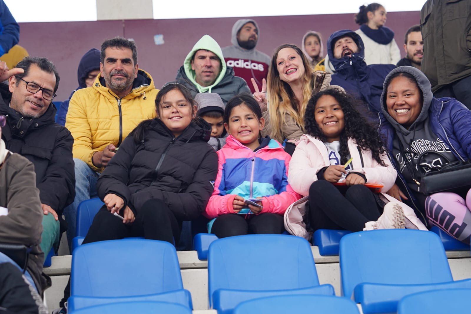 Búscate en la grada del Reina Sofía en el partido contra el Sabadell