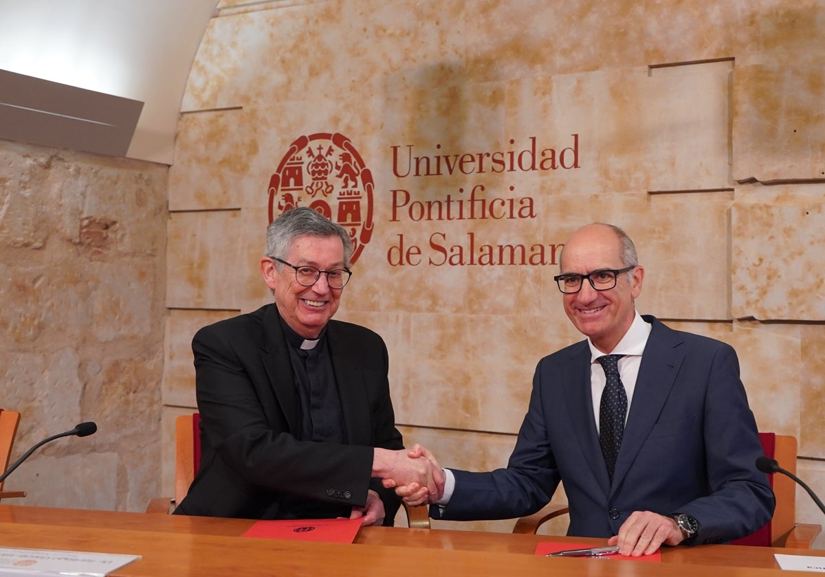 El rector de la Universidad Pontificia, Santiago García-Jalón de la Lama, y el presidente de la Diputación de Salamanca, Javier Iglesias.