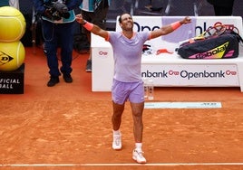 Nadal celebra el triunfo en Madrid.