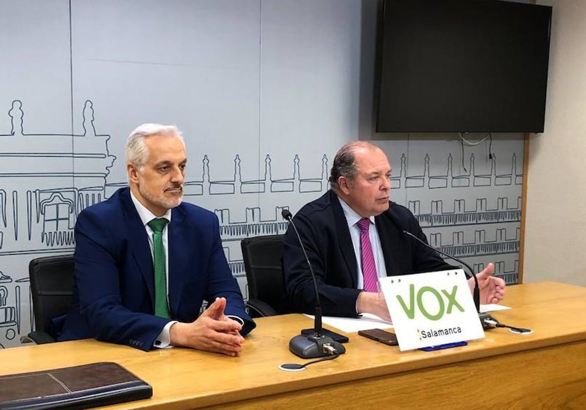 Los concejales de Vox Alejandro Pérez de la Sota e Ignacio Rivas.