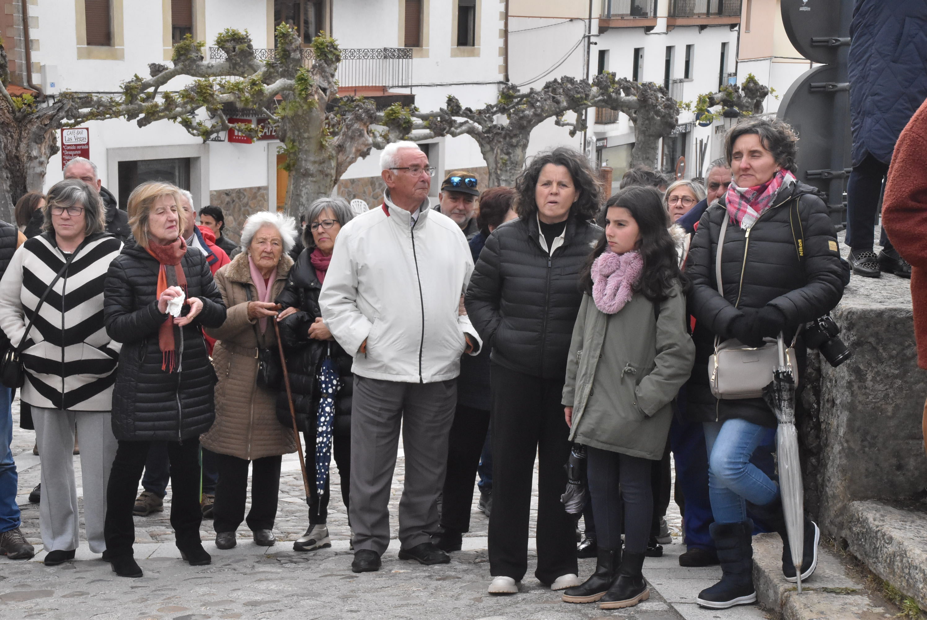 La lluvia respeta al Cristo de Candelario en la subida a la iglesia