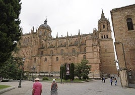 Vista de la Catedral Nueva desde la Plaza de Anaya