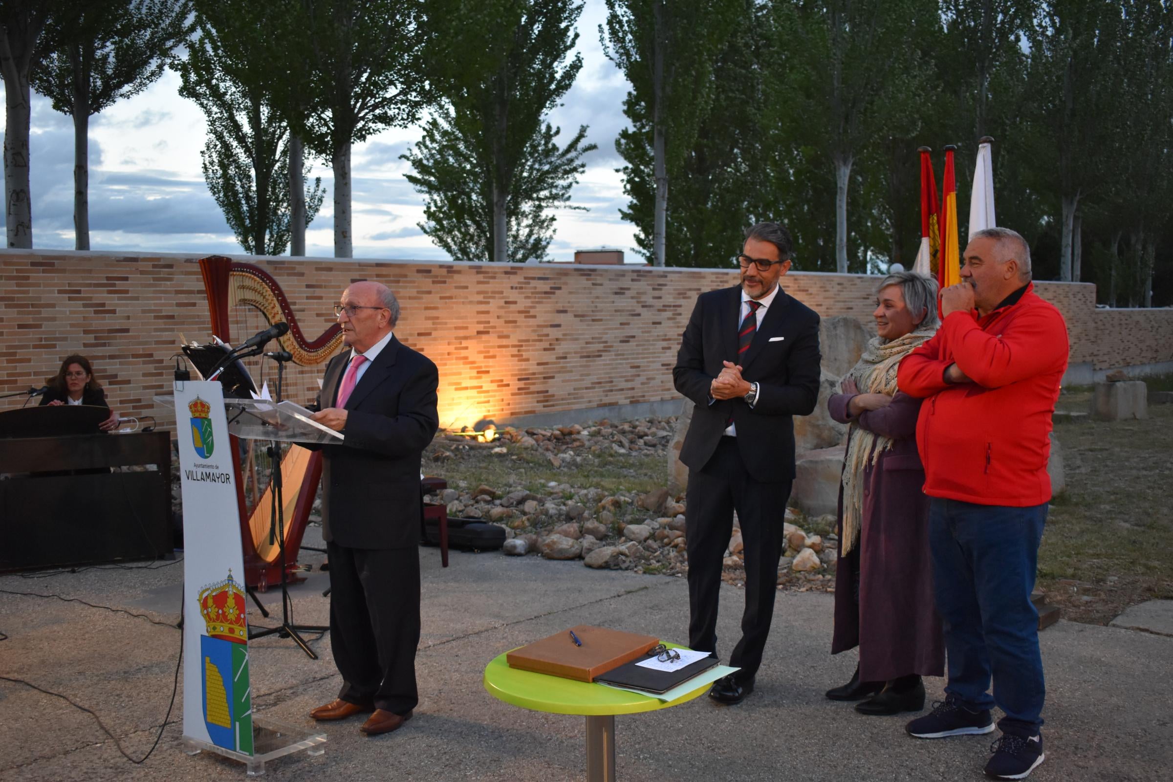 El primer alcalde de la democracia de Villamayor abre las fiestas en honor a la Virgen de los Remedios