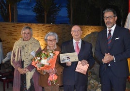 Asistentes al acto inaugural de las fiestas.