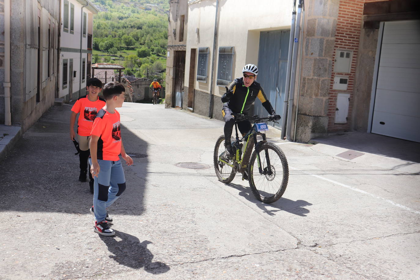 Doscientos corredores disfrutan del Desafío BTT de Fuentes de Béjar