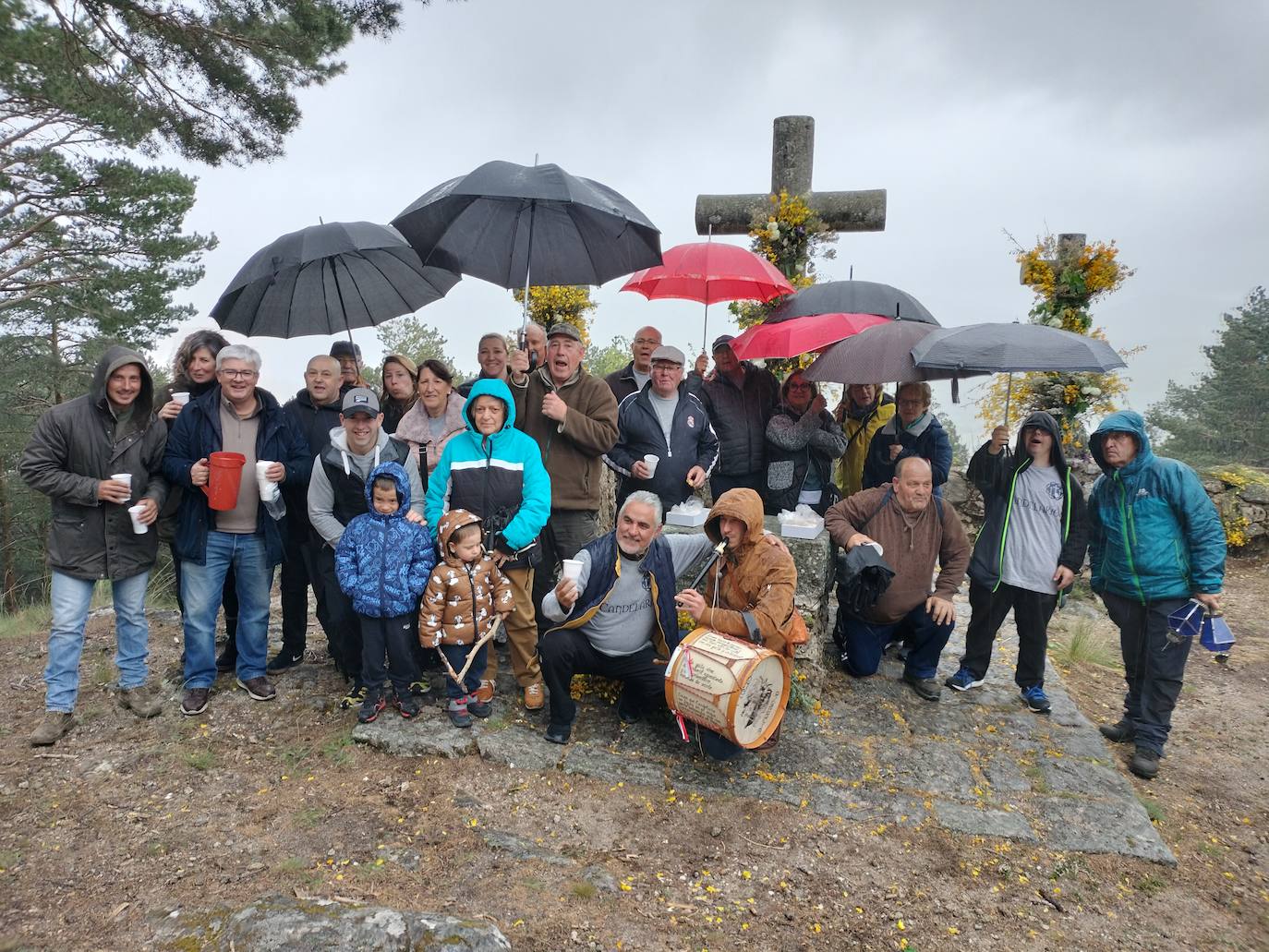Candelario bendice sus campos bajo la lluvia