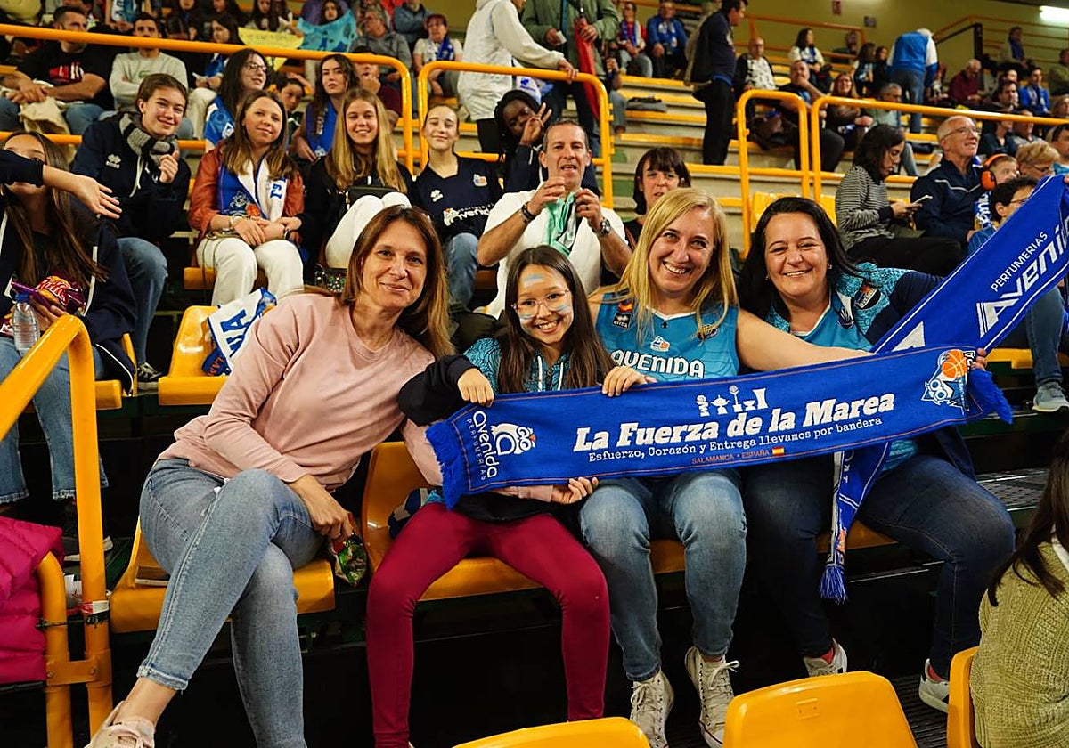 Búscate en la grada de Würzburg en el Avenida - Girona