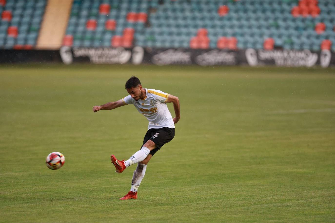 Las mejores imágenes del Salamanca UDS - SD Ponferradina B